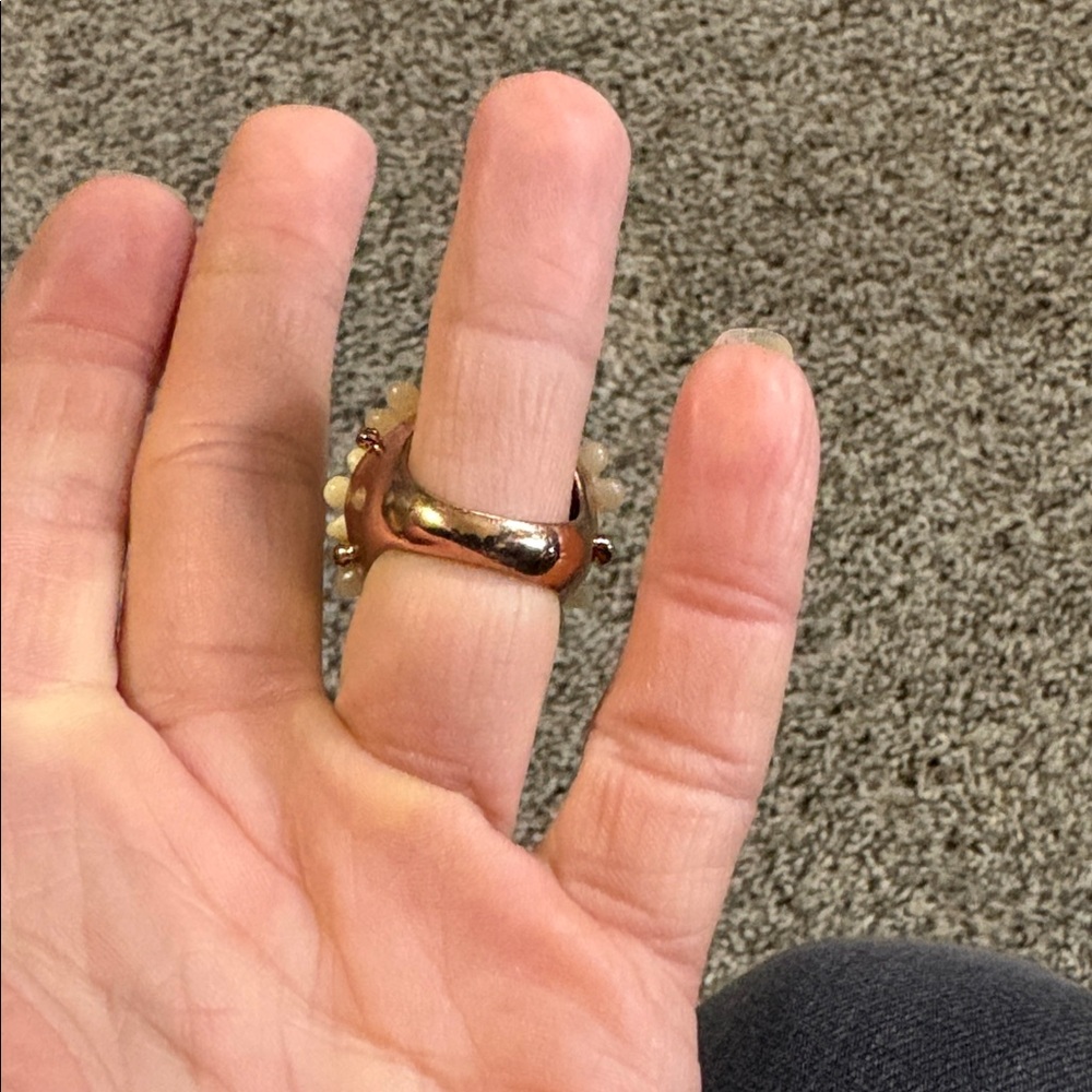VINTAGE CLUSTERED PINK AND TAN ACRYLIC RHINESTONE ROSE-TONE LARGE SIZE 6 RING - Picture 2 of 10